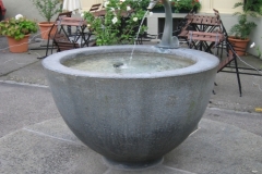 096